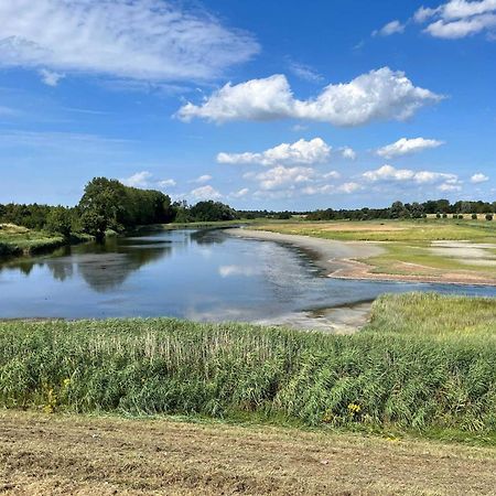 Oosterschelde Lodge Met Veel Privacy En Dicht Bij Het Water Scherpenisse Eksteriør billede