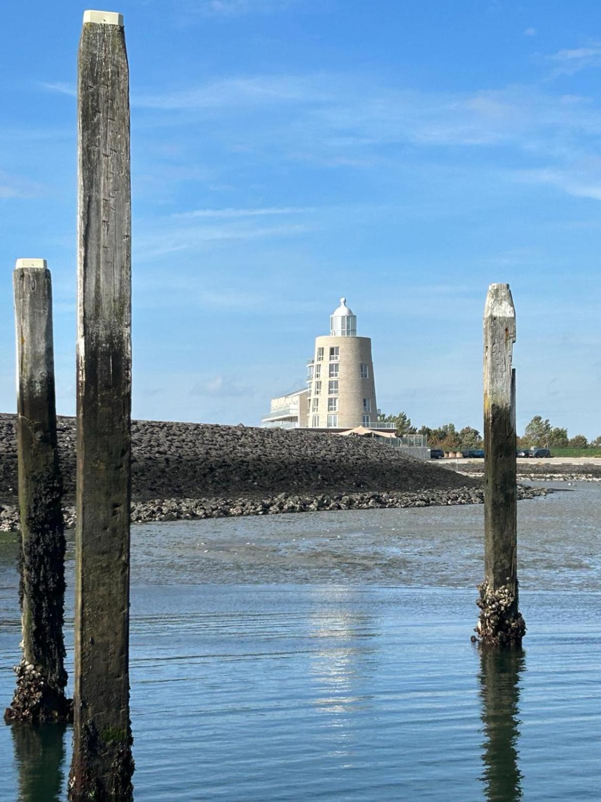 Oosterschelde Lodge Met Veel Privacy En Dicht Bij Het Water Scherpenisse Eksteriør billede